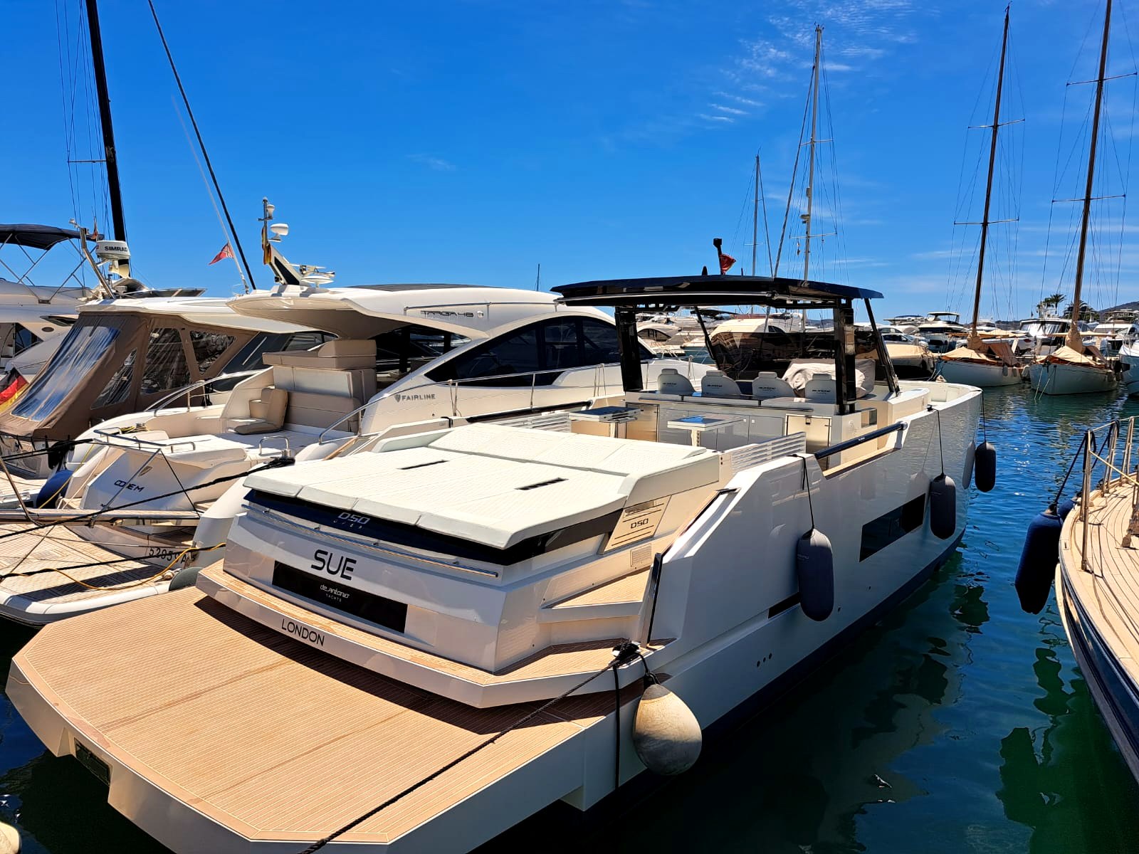 Open Yachts charter 16