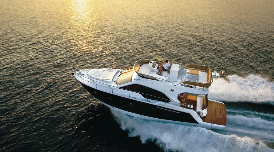 Sessa 40 Fly Zantastic yacht charter in Mallorca — aft deck and swim platform ready for a day of swimming, from Club Nàutic Porto Cristo.