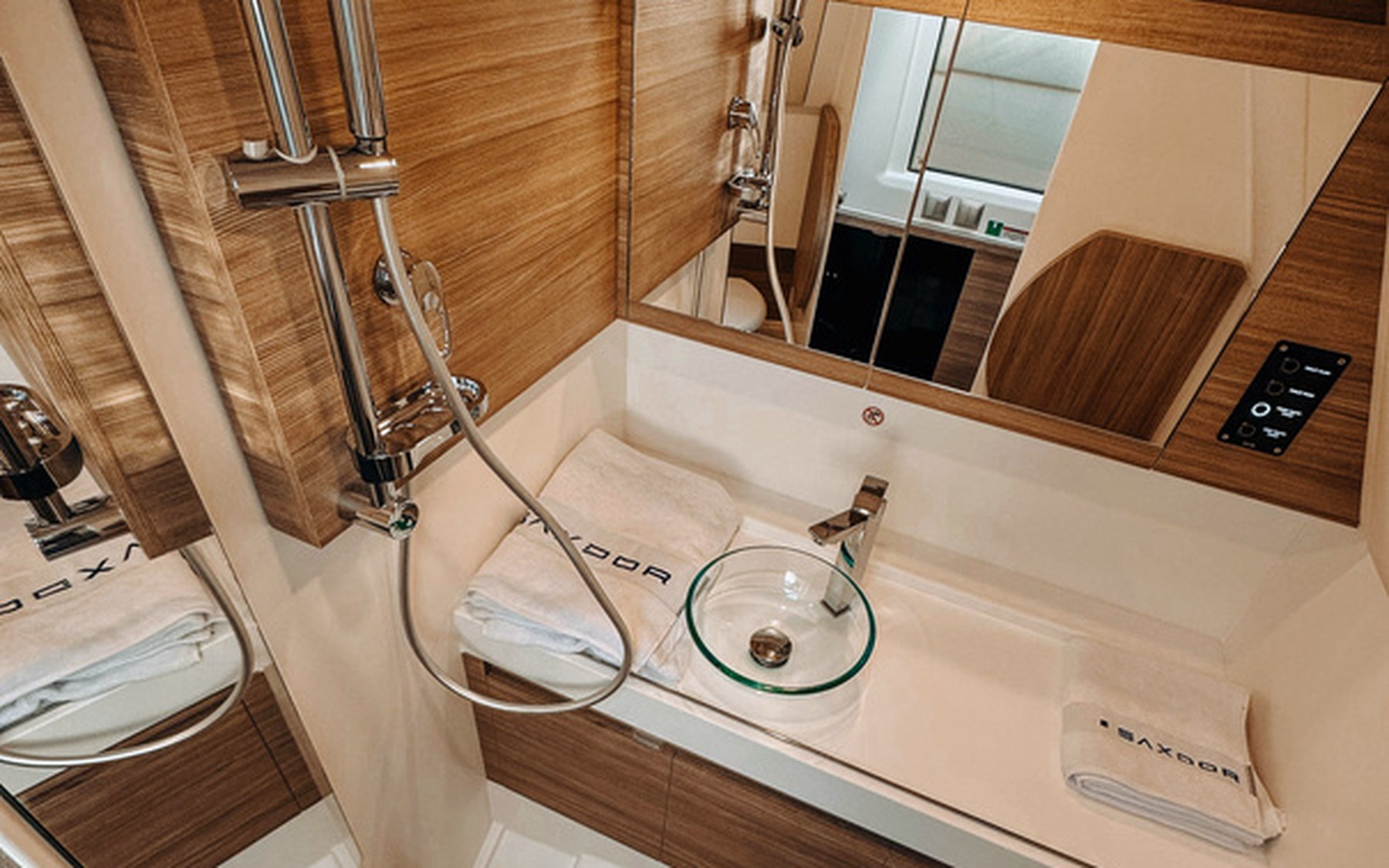 Saxdor 400 GTO Bali yacht charter in Mallorca — bow sunpads with views over the Balearic sea, from Marina Palma, La Lonja.