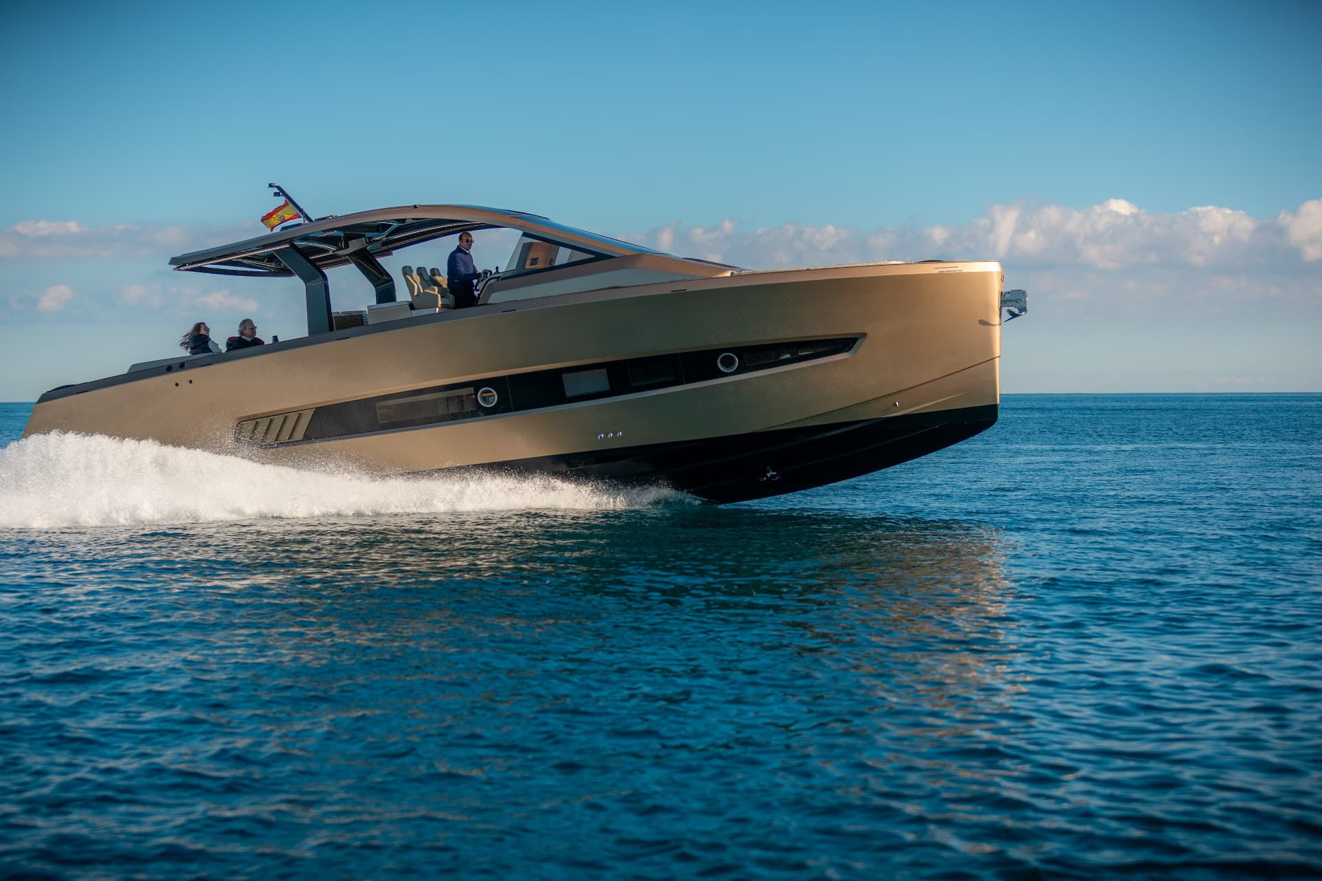 Tesoro T50 Speciale Goldfinger · Armani/Casa — yacht charter Mallorca, Puerto Portals